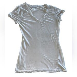 Charlotte Russe Y2K White V-Neck Short Sleeve Tee Size Medium